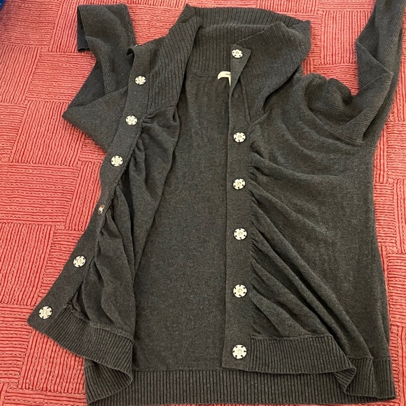 DKNY women’s size large Charcoal Cowl Neck Sweater with large snaps - Picture 12 of 14